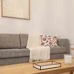 Modern 4 Bedroom Haven Sleeps 10 Apartment *