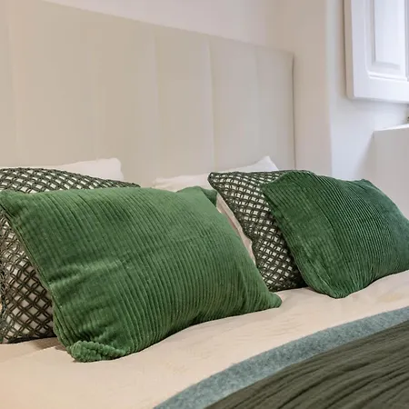 Modern Central Haven 4 Bedroom Sleeps 10 Wac Lisboa