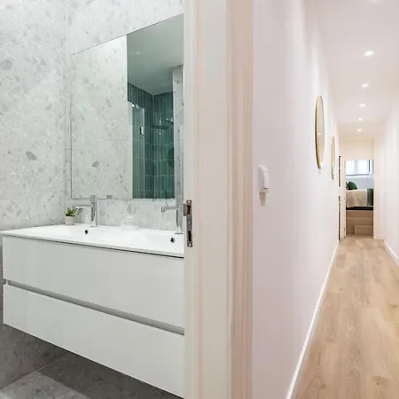 Modern Central Haven 4 Bedroom Sleeps 10 Wac * Lisboa