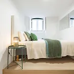 Apartament Modern 4 Bedroom Haven Sleeps 10 *